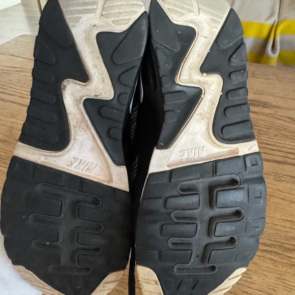 Nike AirMax 90 Ultra 2.0 Flyknit black & white Womens Size 8 - Picture 9 of 10